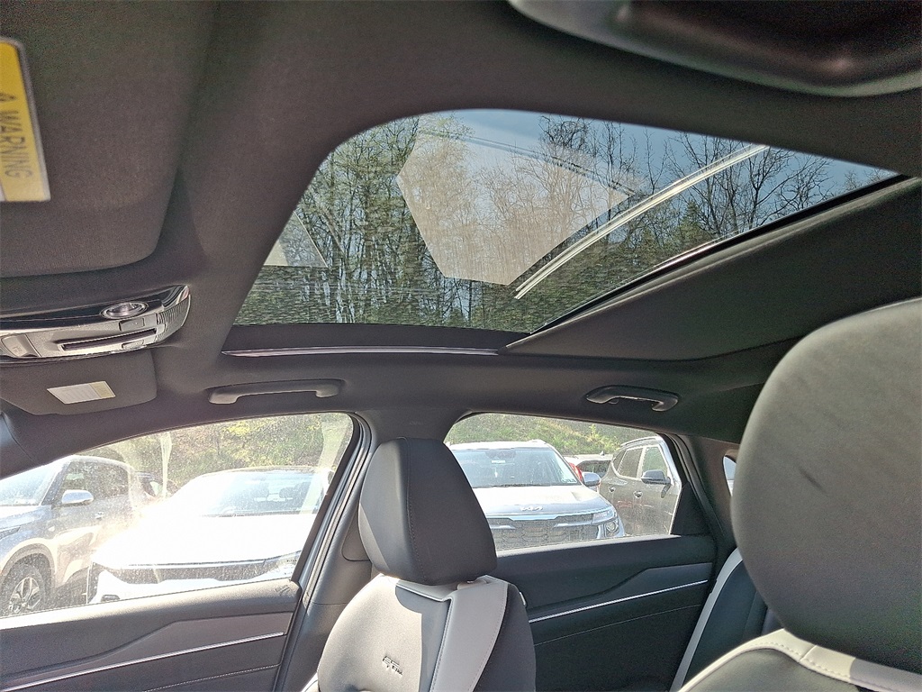 2025 Kia K5 GT-Line photo 14