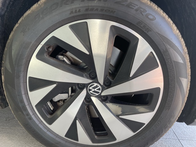 2024 Volkswagen ID.4 Standard photo 3