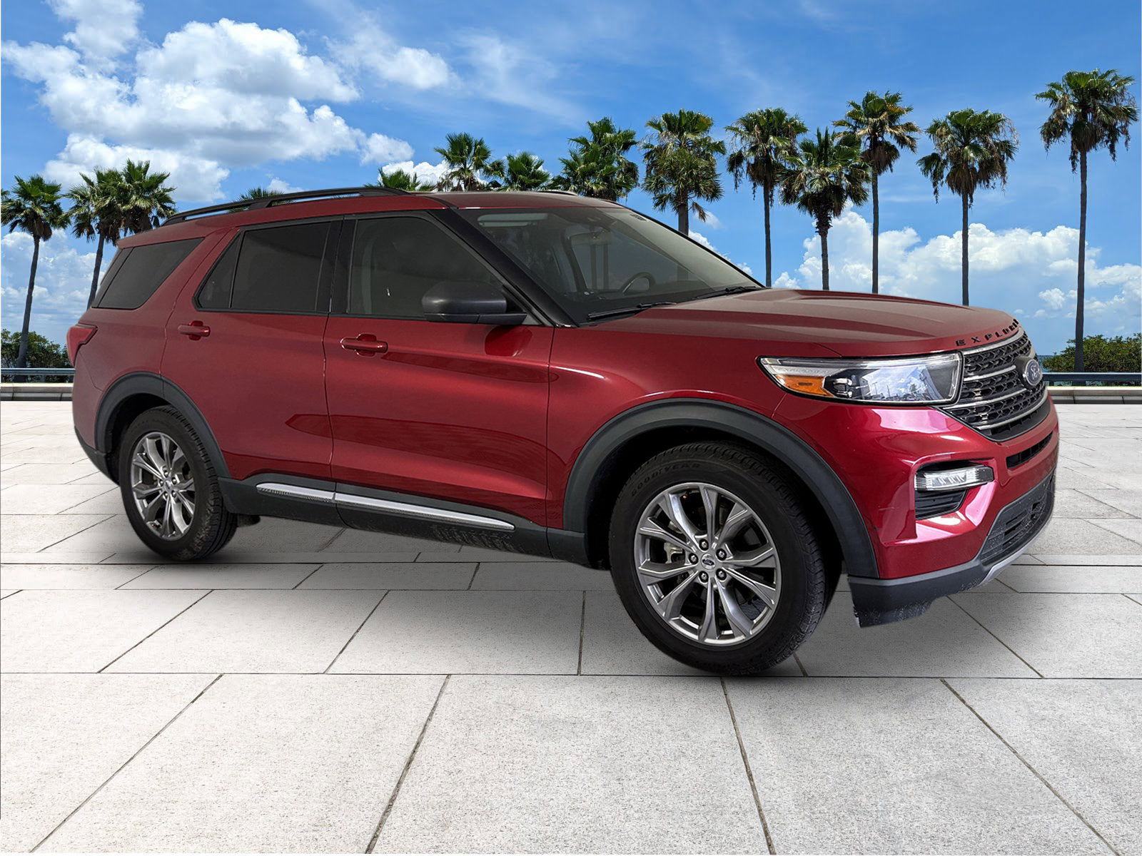 2022 Ford Explorer XLT photo 2