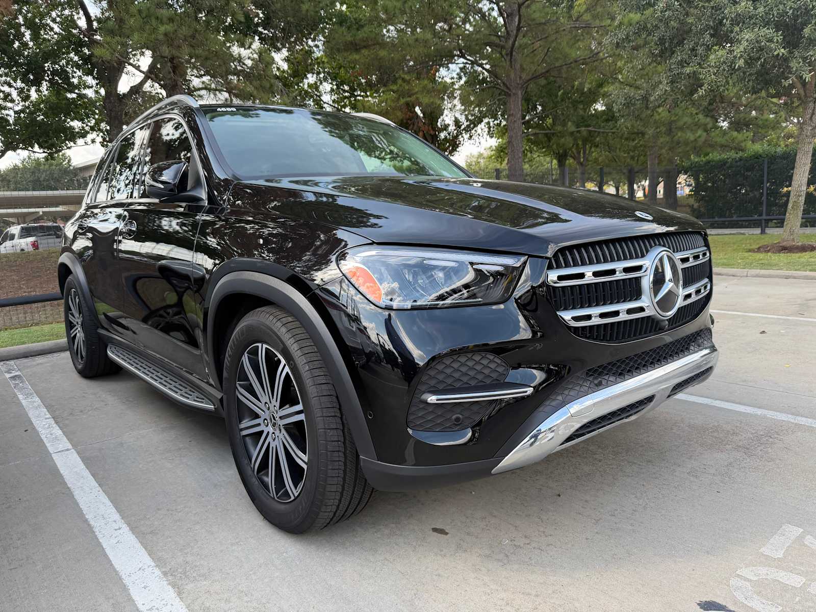 2025 Mercedes Benz GLE 350 4MATIC photo 2