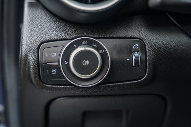 2019 Alfa Romeo Giulia Base photo 34