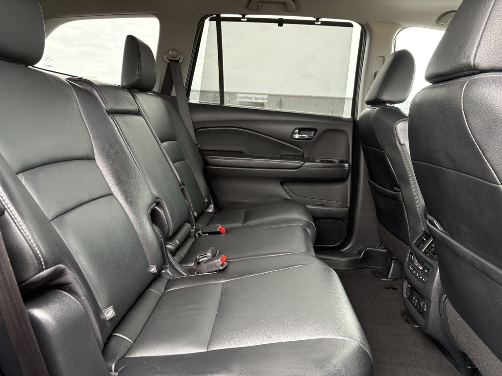 2020 Honda Pilot Touring photo 29
