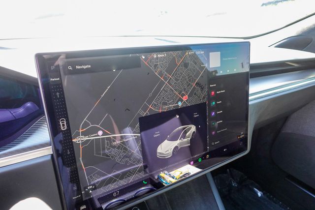 2023 Tesla Model S Plaid photo 16