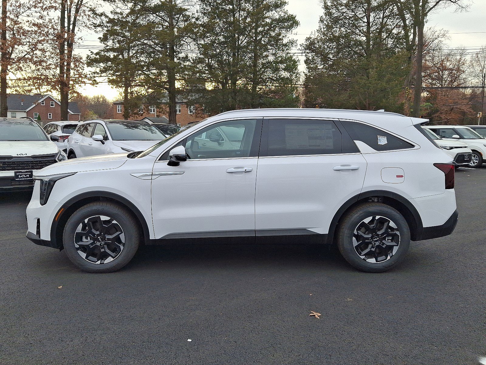 2025 Kia Sorento S photo 4