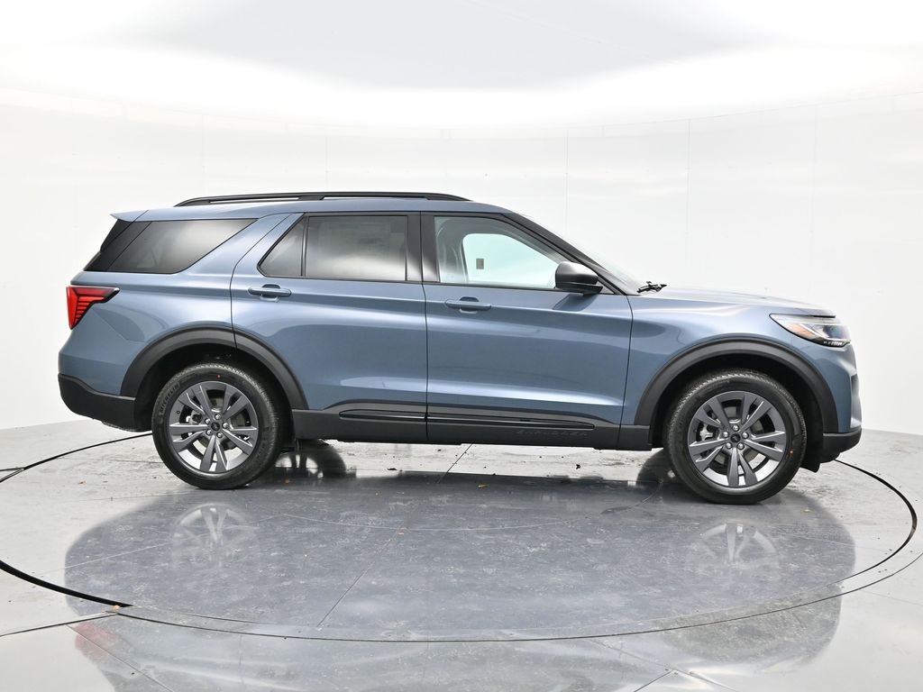 2026 Ford Explorer photo 4