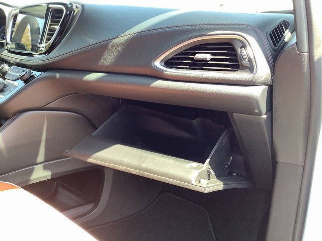 2024 Chrysler Pacifica Pinnacle photo 41
