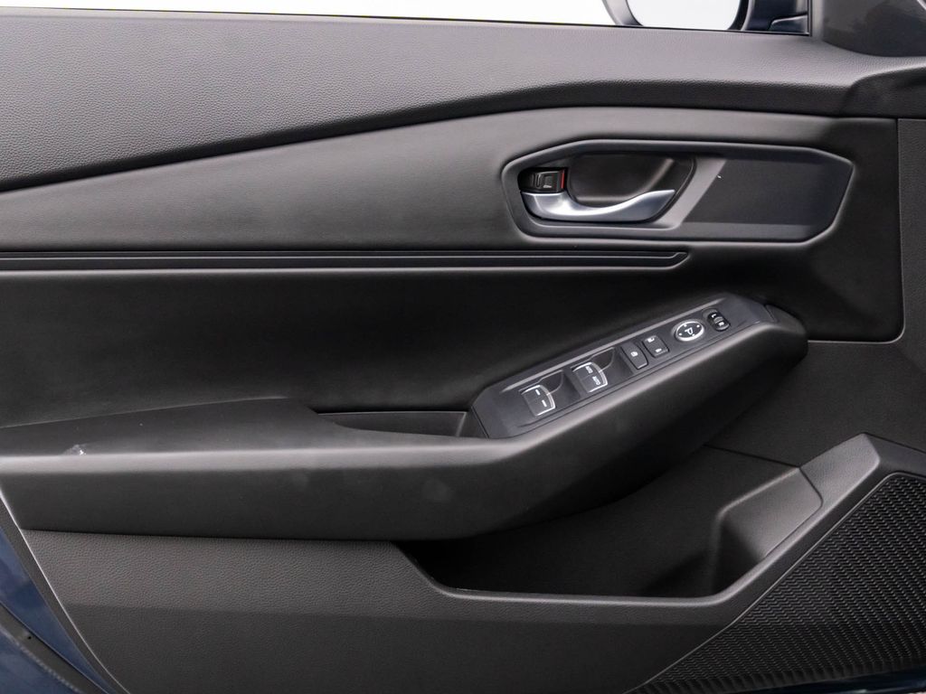 2025 Honda Accord SE photo 9