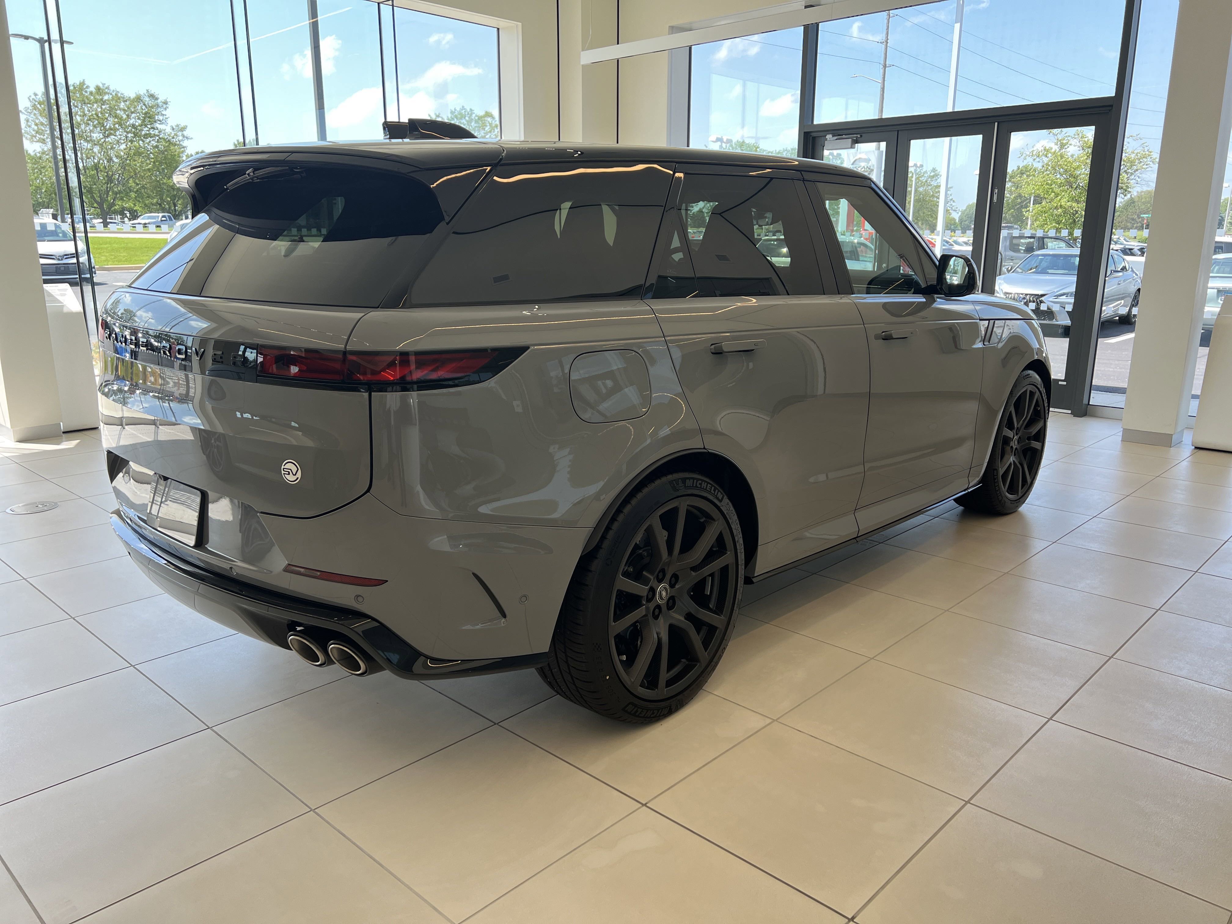 2025 Land Rover Range Rover Sport photo 5