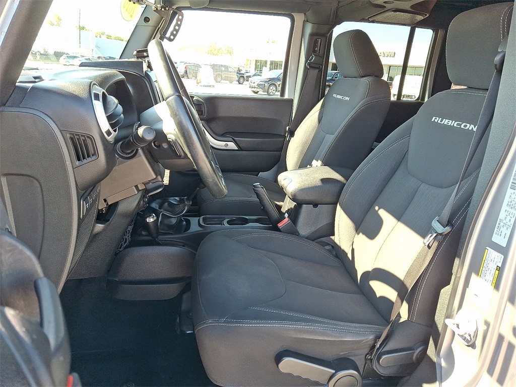2016 Jeep Wrangler Unlimited Rubicon photo 13