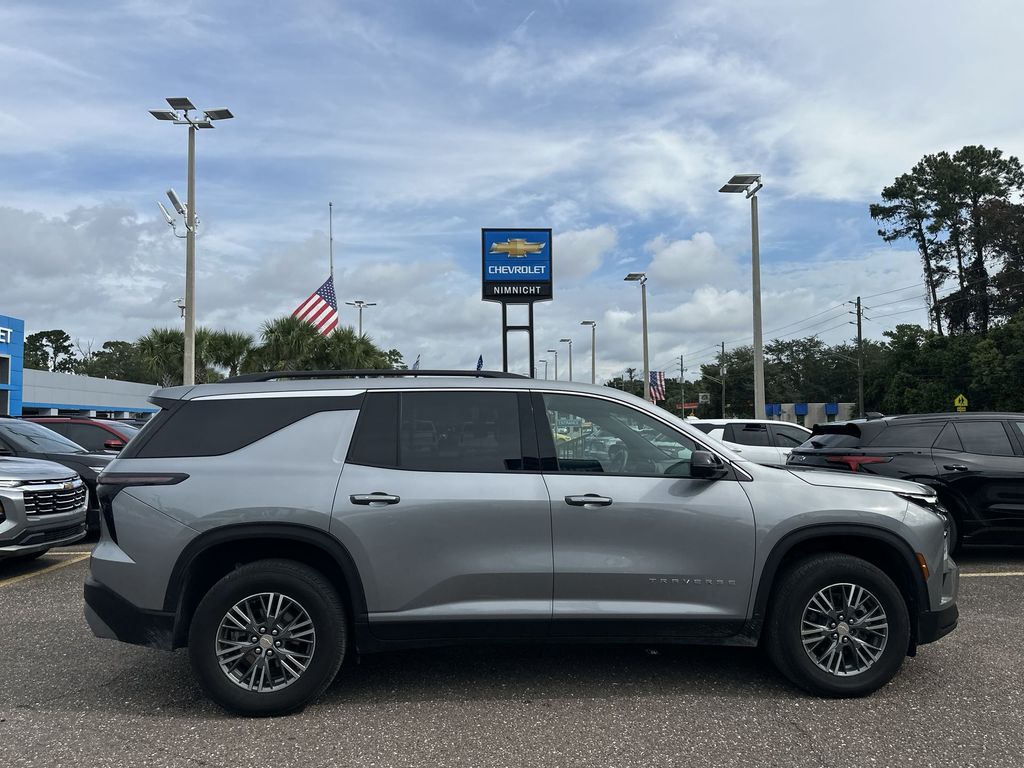 2024 Chevrolet Traverse photo 17