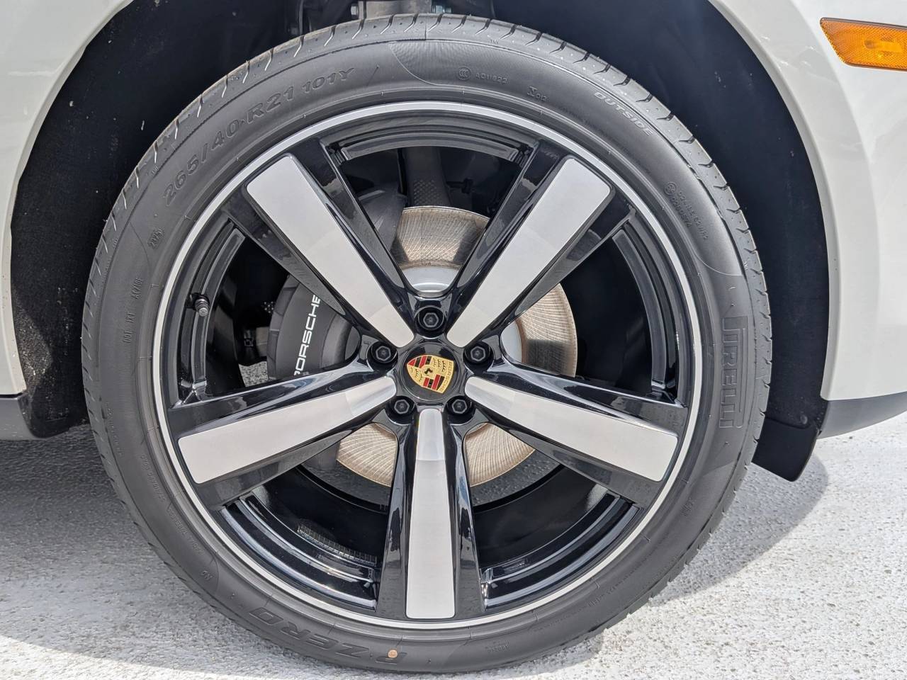 2026 Porsche Macan T photo 25