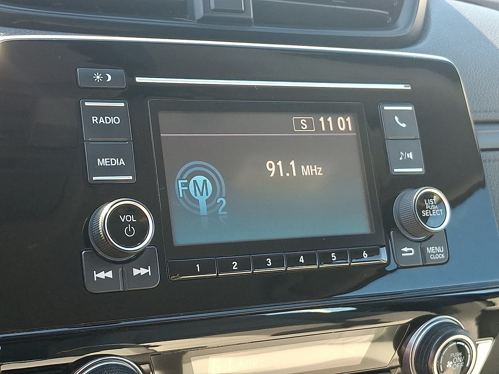 2017 Honda CR-V LX photo 16