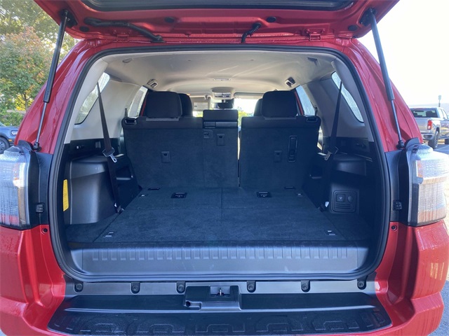 2024 Toyota 4Runner SR5 photo 4