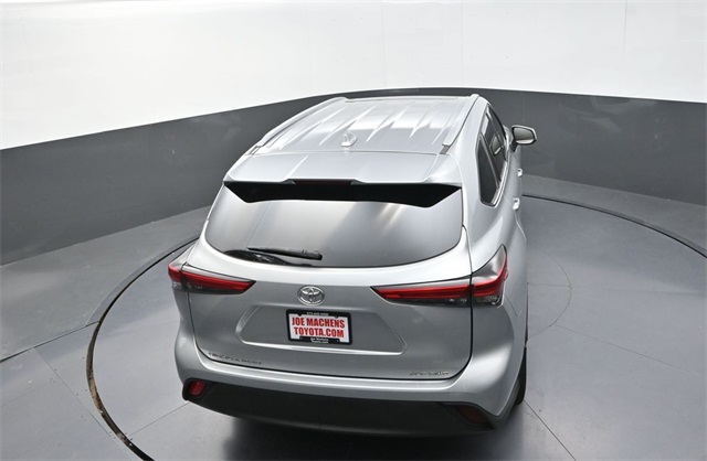 2022 Toyota Highlander XLE photo 23