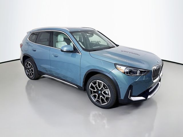 2026 BMW X1 28i's photo