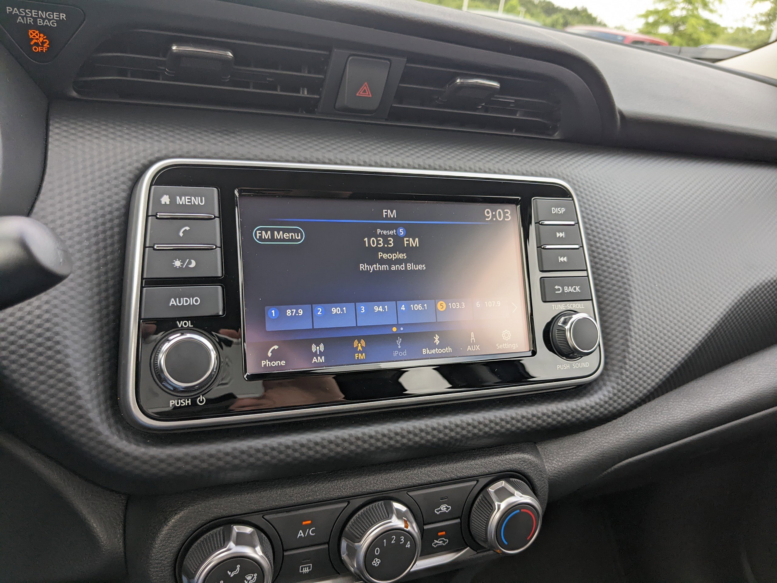 2025 Nissan Kicks Play S photo 13