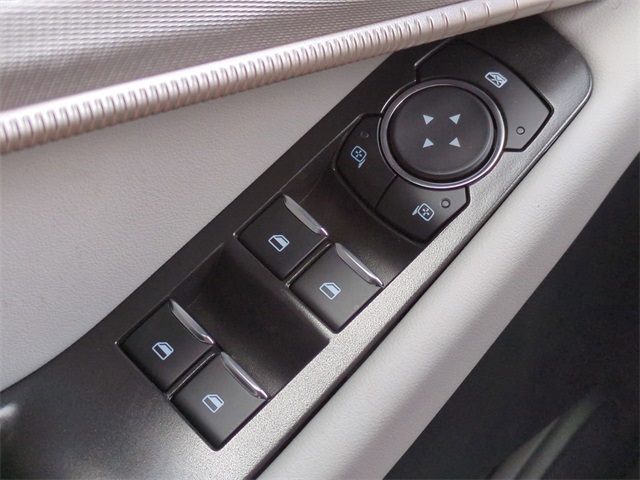 2025 Ford Explorer photo 21