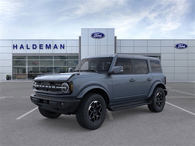 2025 Ford Bronco 4-Door Outer Banks's photo