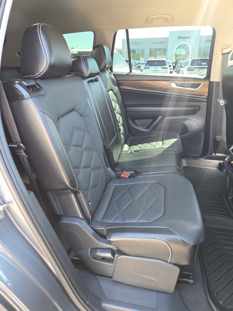 2024 Volkswagen Atlas SE photo 32