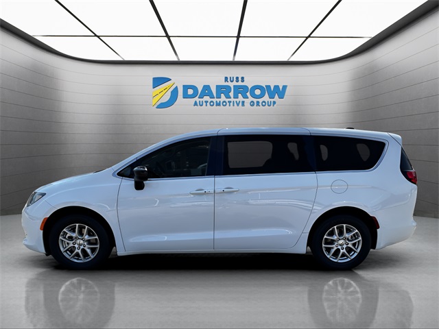 2024 Chrysler Voyager LX photo 2