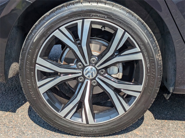 2021 Volkswagen Passat 2.0T SE photo 11