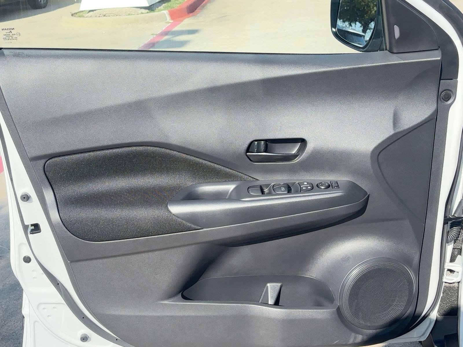 2025 Nissan Kicks Play S photo 12