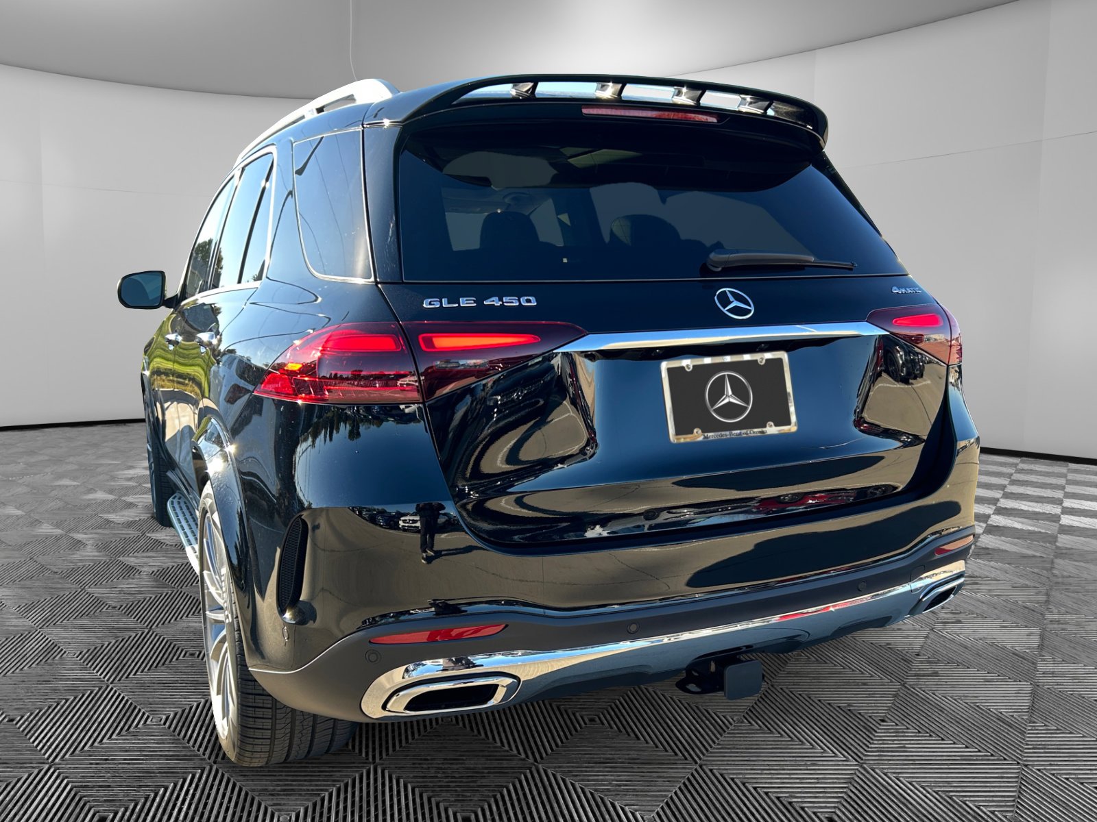 2026 Mercedes Benz GLE 450 4MATIC photo 3