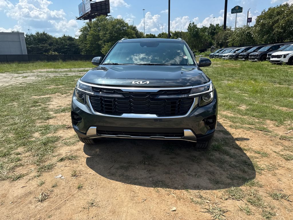 2025 Kia Seltos S photo 2