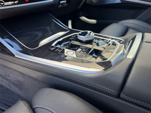 2026 Bmw X7 M60i photo 17