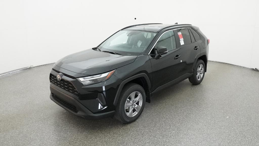 2025 Toyota RAV4 XLE's photo
