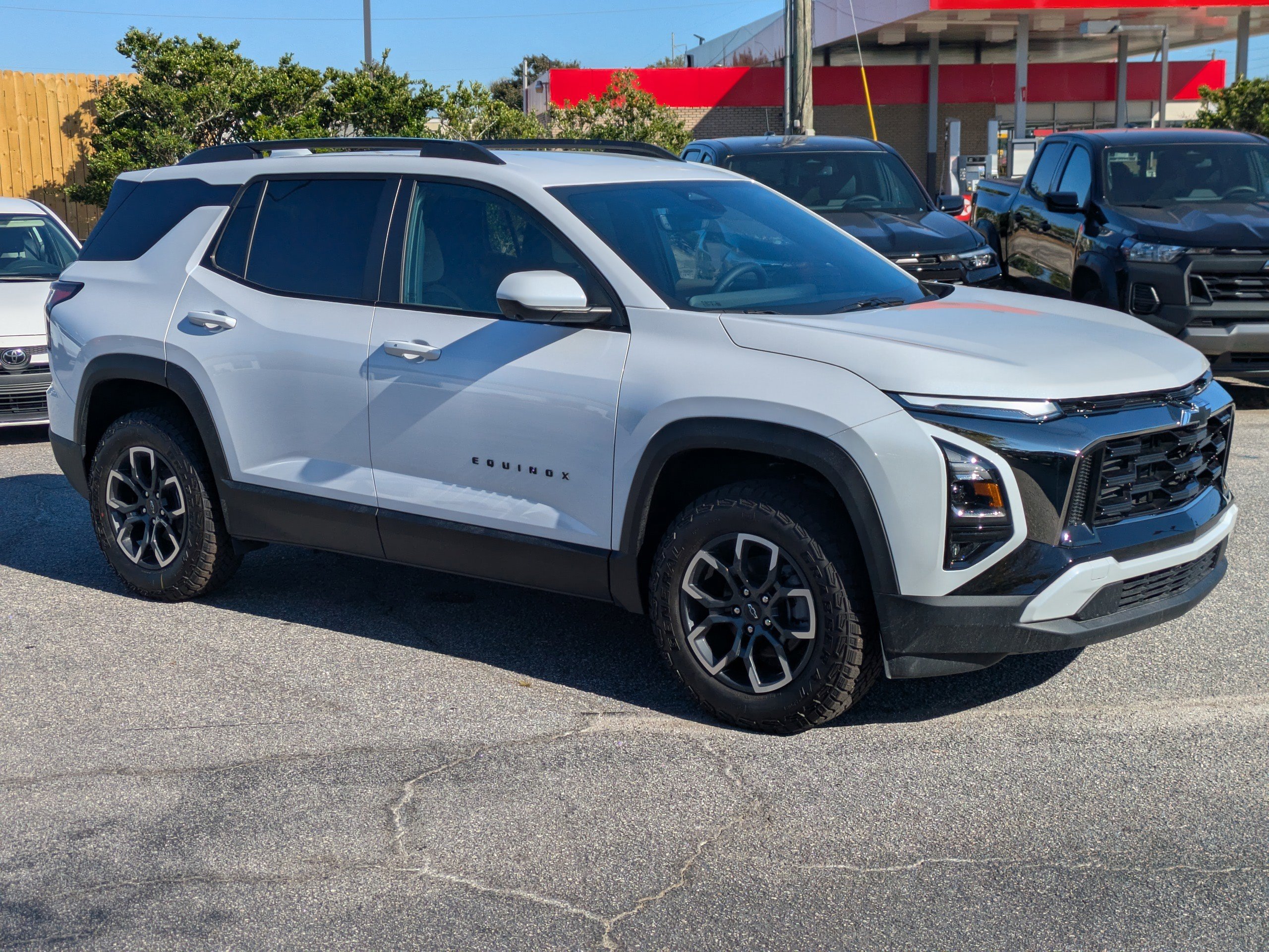 2026 Chevrolet Equinox ACTIV photo 2
