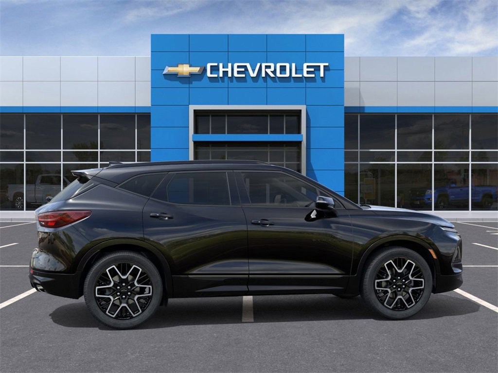 2025 Chevrolet Blazer RS photo 3