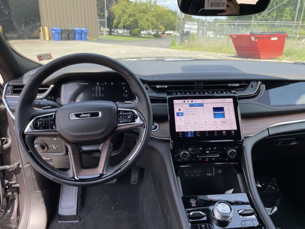 2023 Jeep Grand Cherokee Summit Reserve 4xe photo 14