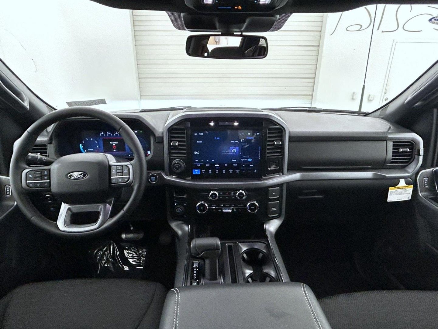 2025 Ford F-150 XLT photo 13