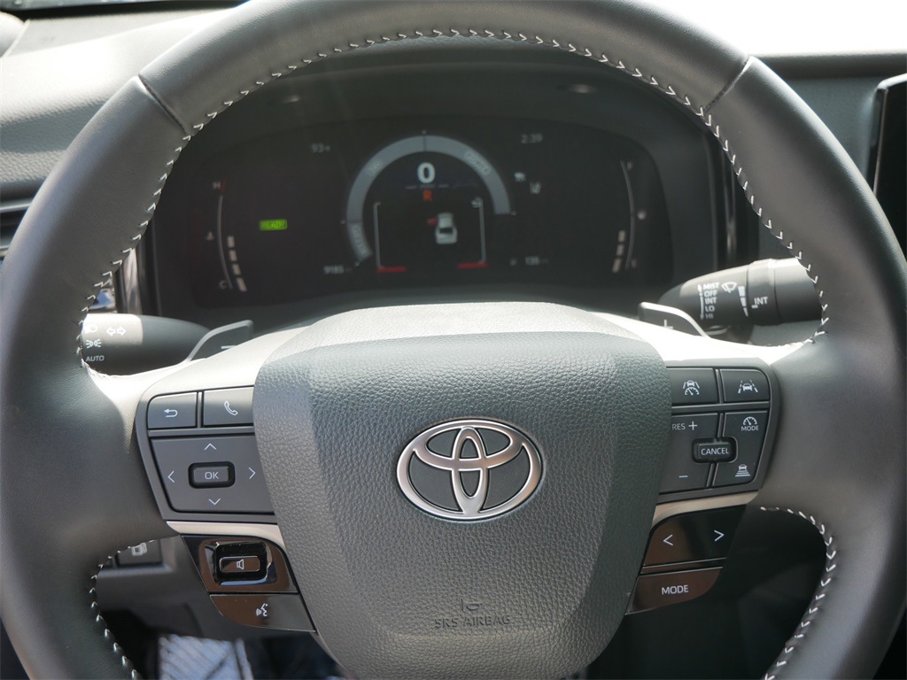 2025 Toyota Camry SE photo 23