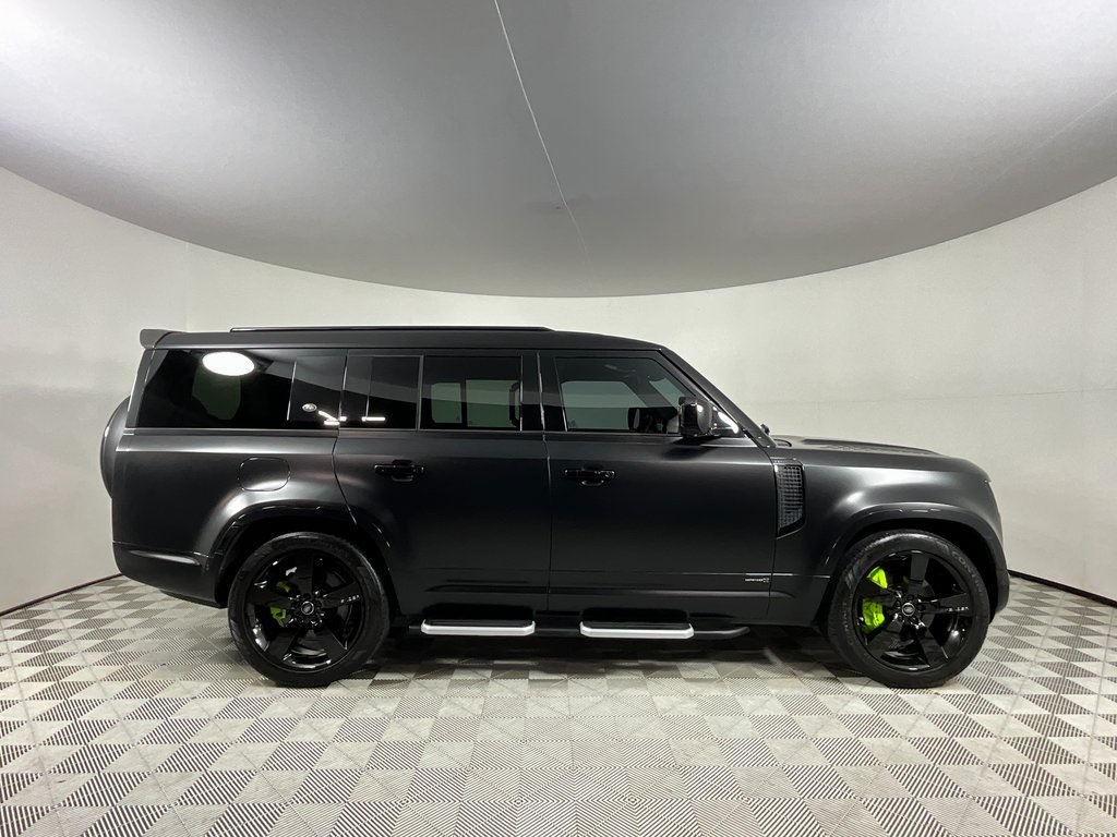 2023 Land Rover Defender 130 X photo 3