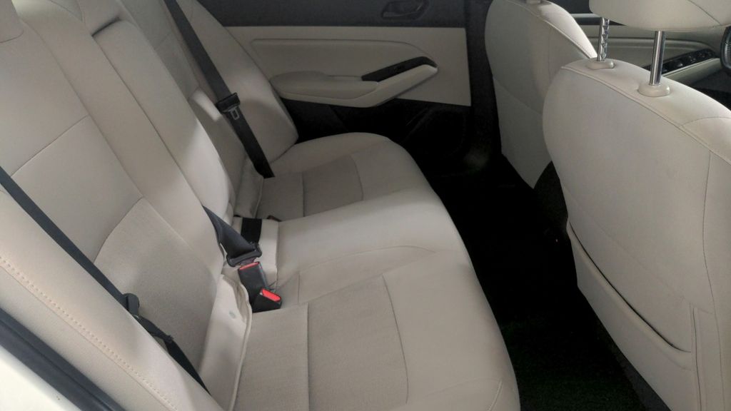 2023 Nissan Altima 2.5 SV photo 28