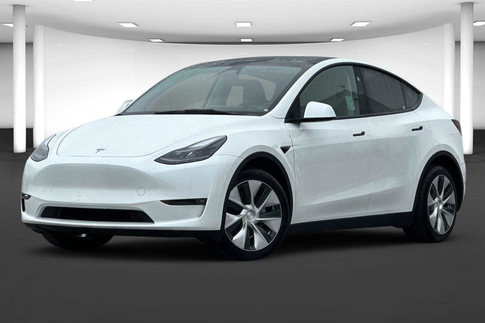Used 2023 Tesla Model Y Long Range with VIN 7SAYGDEEXPF969023 for sale in Madera, CA