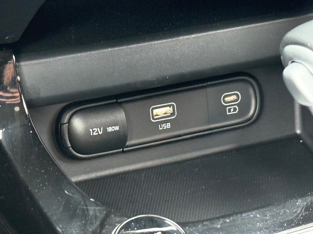 2024 Kia Seltos X-Line photo 20