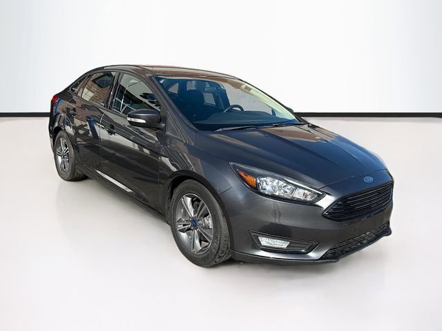 2016 Ford Focus SE photo 2