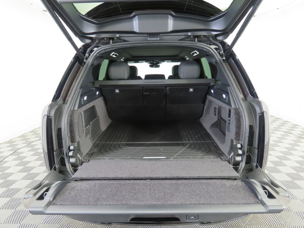 2025 Land Rover Range Rover SE photo 29