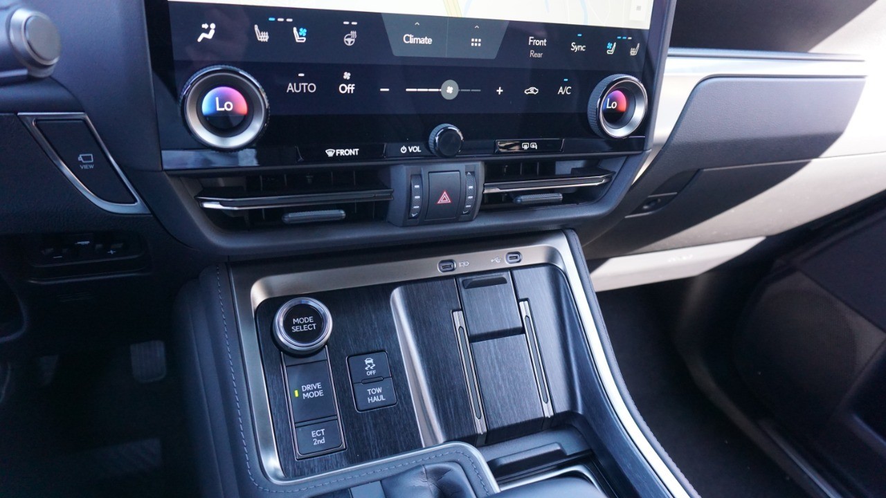 2024 Lexus GX 550 Luxury photo 15