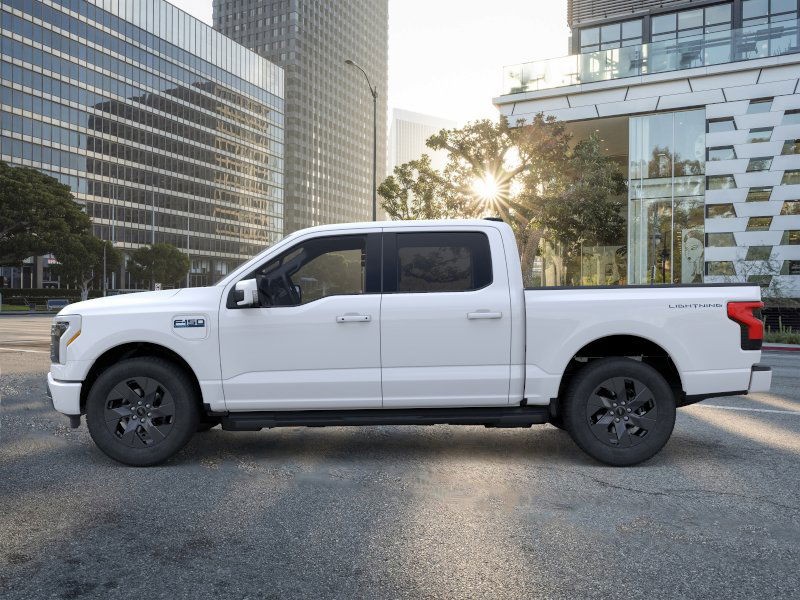 2025 Ford F-150 Lightning Lariat photo 4