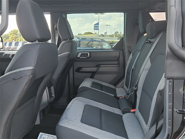 2025 Ford Bronco Base photo 12