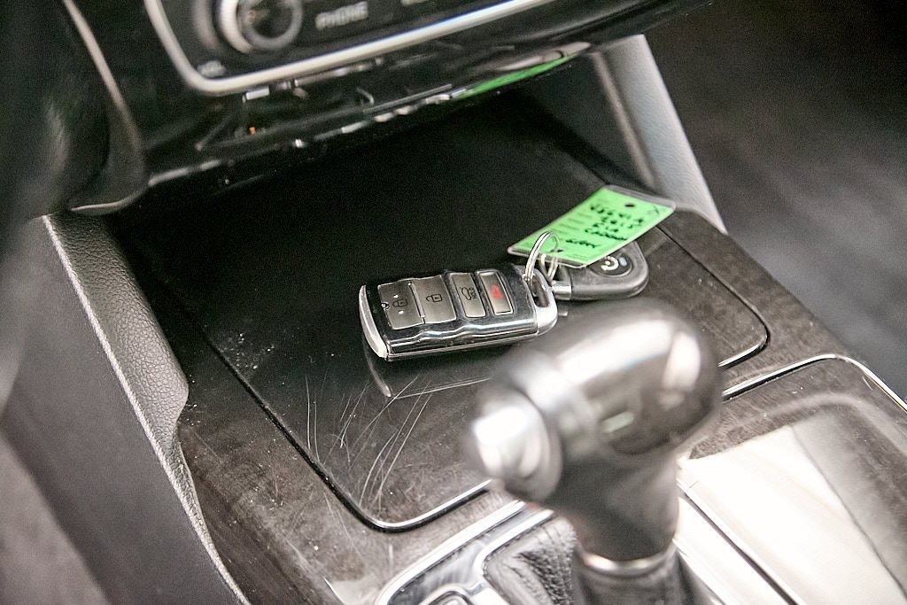 2015 KIA CADENZA - Image 16