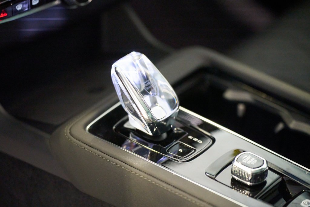 2025 VOLVO XC90 - Image 9