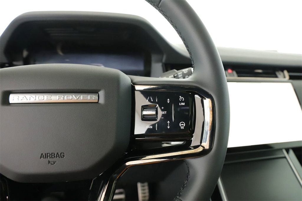 2024 Land Rover Range Rover Evoque Dynamic SE photo 7