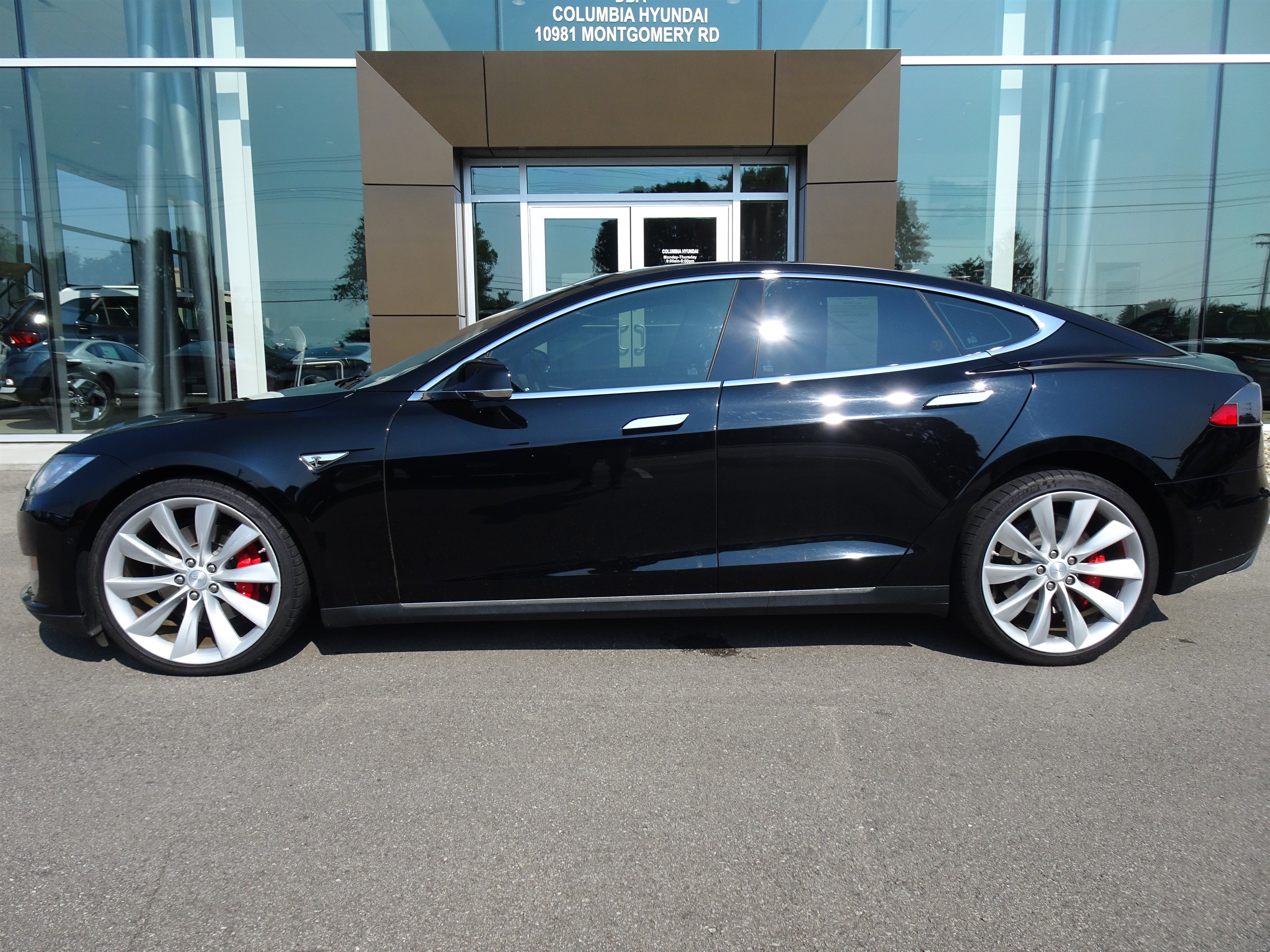 Used 2015 Tesla Model S 85D with VIN 5YJSA1H29FFP77272 for sale in Cincinnati, OH