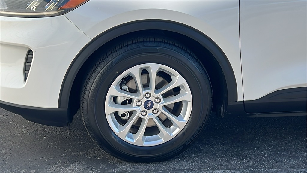 2020 Ford Escape SE photo 2