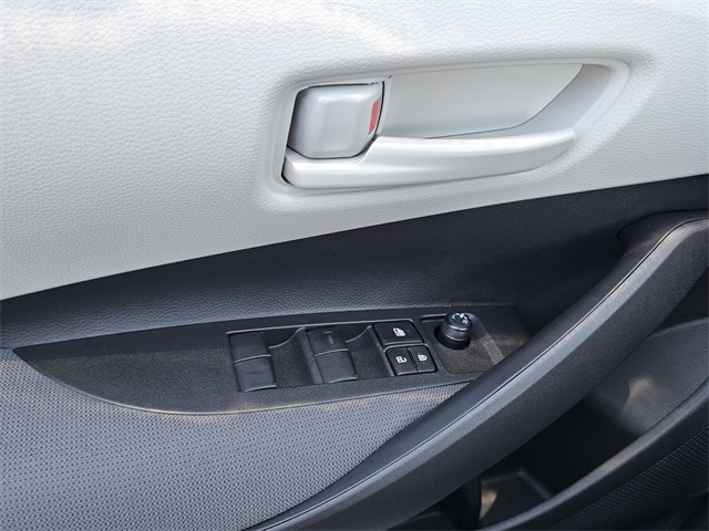 2025 Toyota Corolla LE photo 29